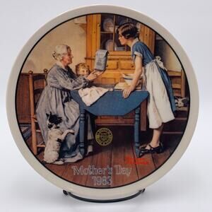 Knowles "Add Two Cups and a Measure of Love" Norman Rockwell Plate 1983 VTG